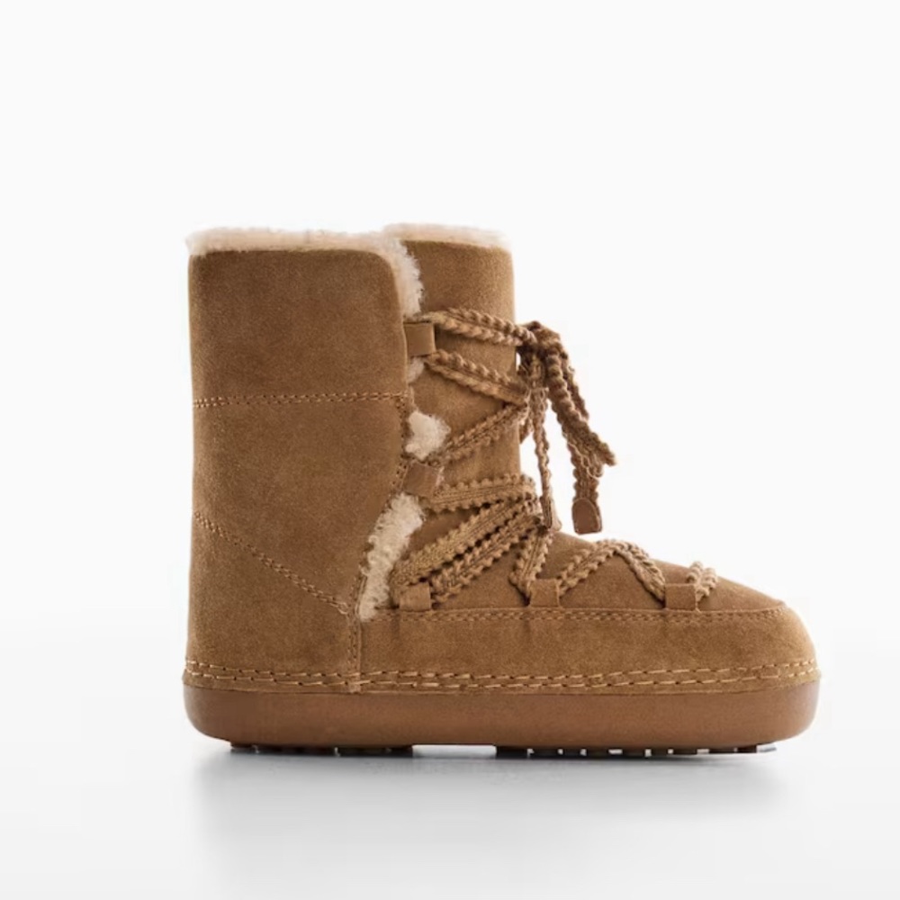 Lace-up sheepskin boots